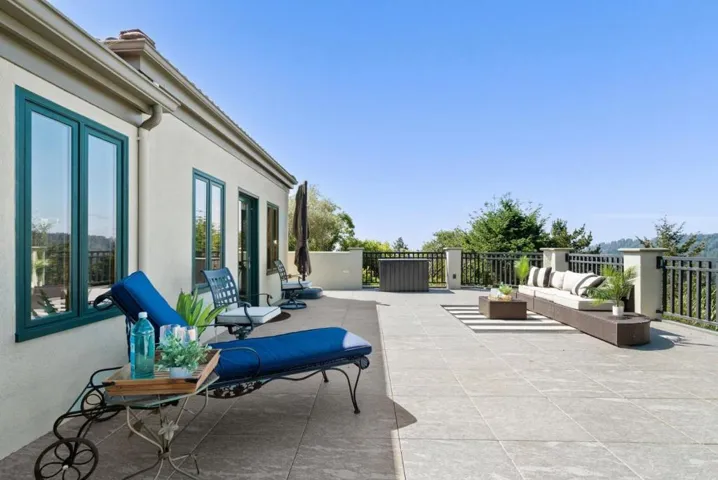 17 Kite Hill Road, Santa Cruz, California 95060