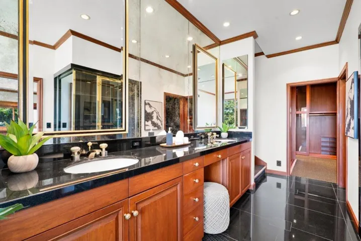 17 Kite Hill Road, Santa Cruz, California 95060