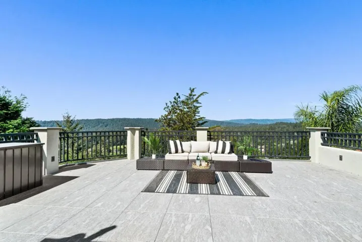17 Kite Hill Road, Santa Cruz, California 95060