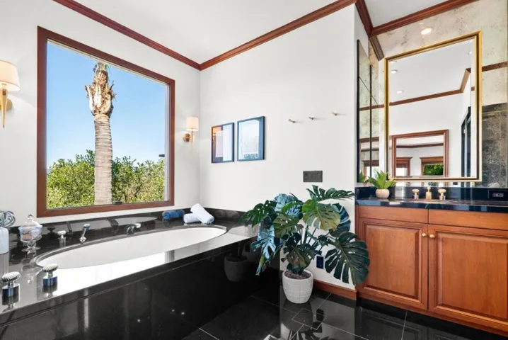 17 Kite Hill Road, Santa Cruz, California 95060