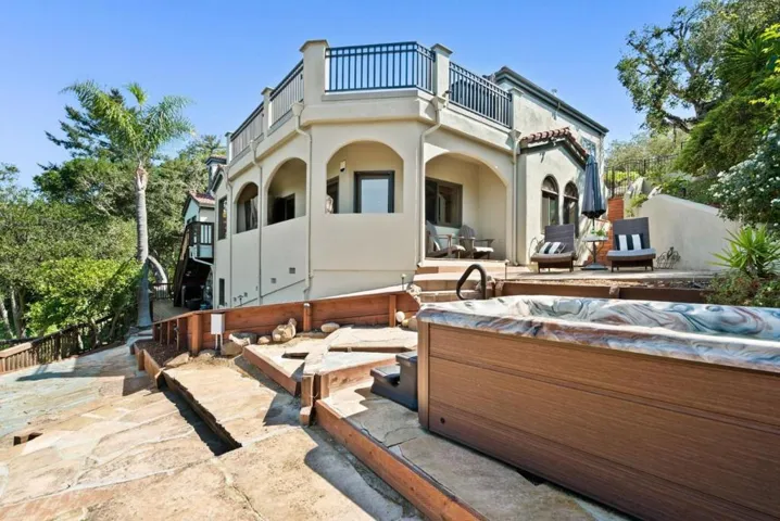 17 Kite Hill Road, Santa Cruz, California 95060