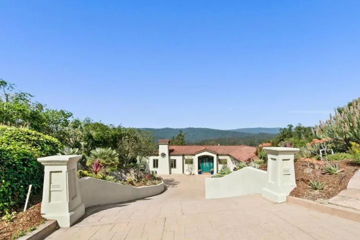 17 Kite Hill Road, Santa Cruz, California 95060