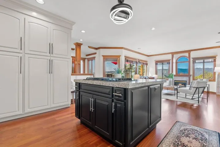 17 Kite Hill Road, Santa Cruz, California 95060