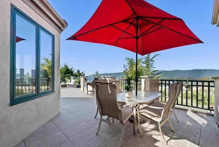 17 Kite Hill Road, Santa Cruz, California 95060