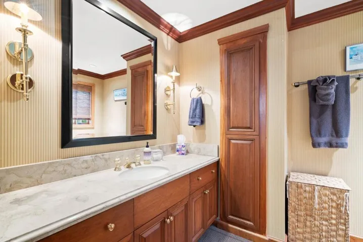 17 Kite Hill Road, Santa Cruz, California 95060