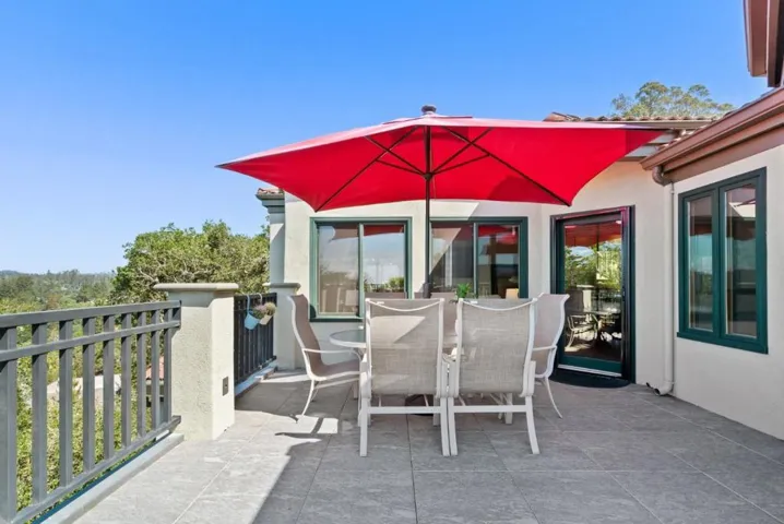17 Kite Hill Road, Santa Cruz, California 95060