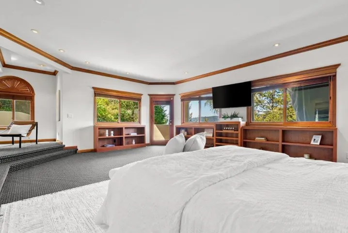 17 Kite Hill Road, Santa Cruz, California 95060
