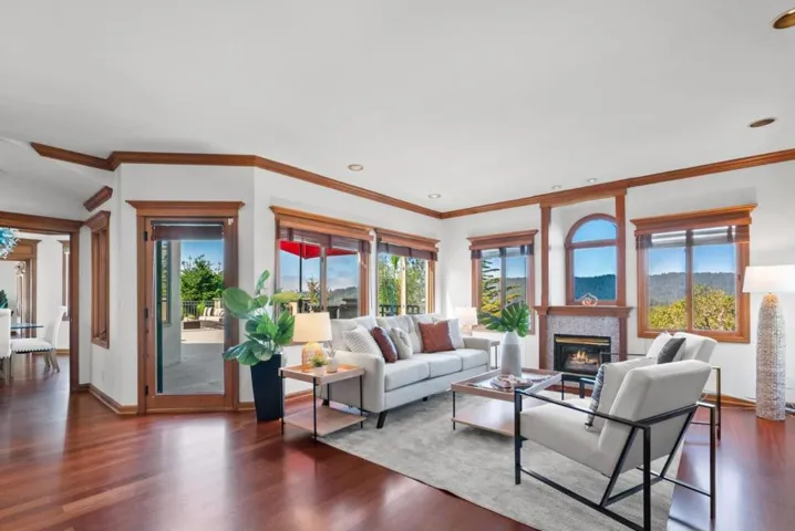 17 Kite Hill Road, Santa Cruz, California 95060