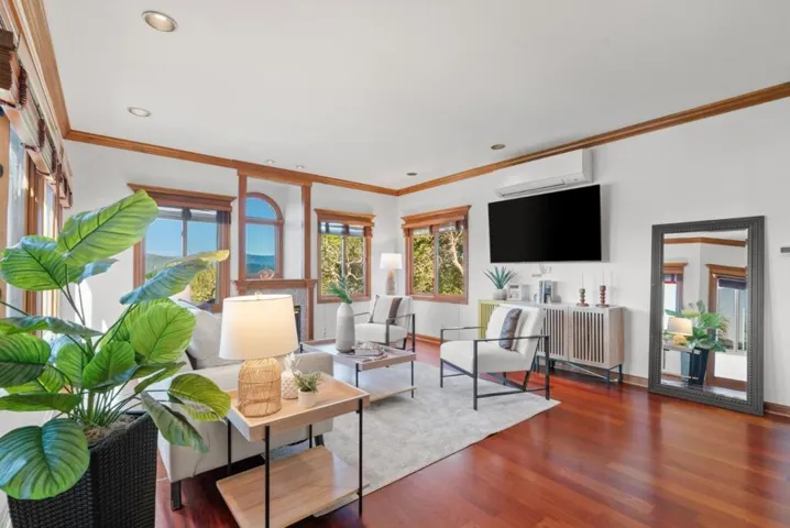 17 Kite Hill Road, Santa Cruz, California 95060