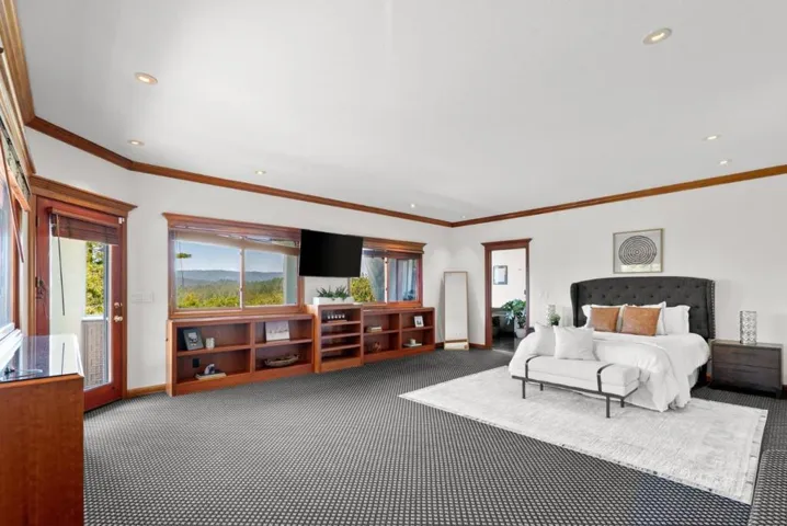 17 Kite Hill Road, Santa Cruz, California 95060
