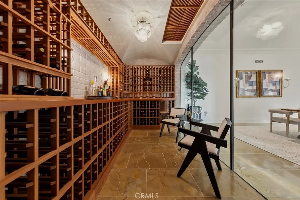 1000 Bottle wine storage
