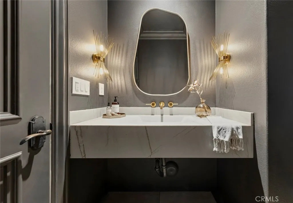 Powder room