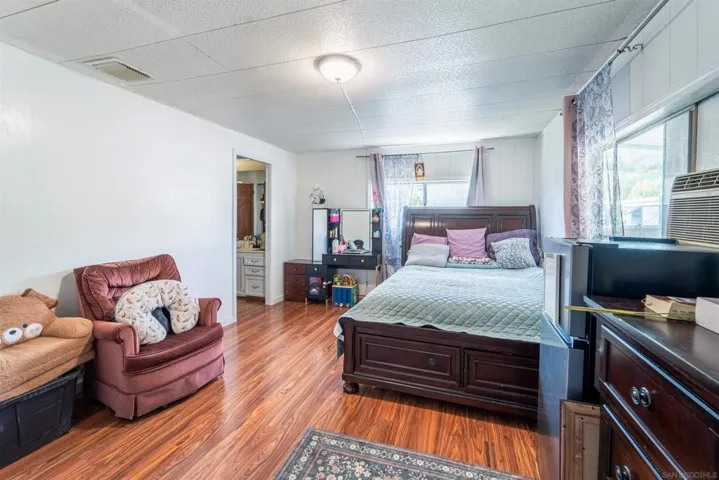 SPACIOUS PRIMARY BEDROOM