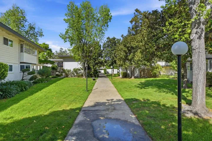 14225 Lora 62, Los Gatos, California 95032