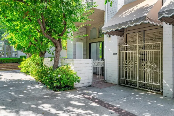 5335 White Oak Avenue A, Encino, California 91316