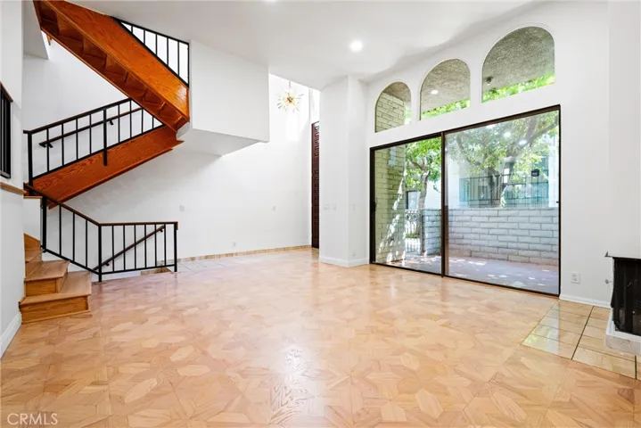5335 White Oak Avenue A, Encino, California 91316