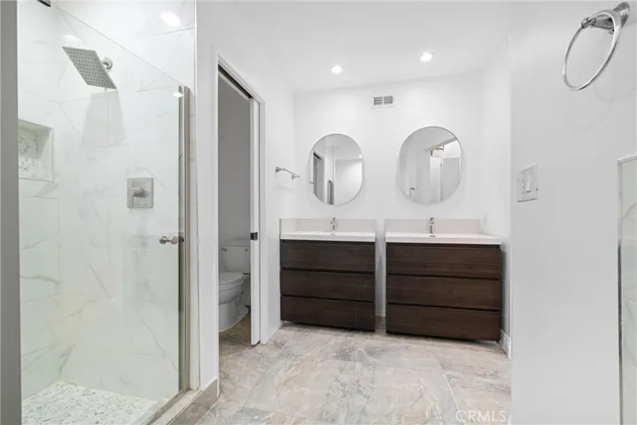 5335 White Oak Avenue A, Encino, California 91316