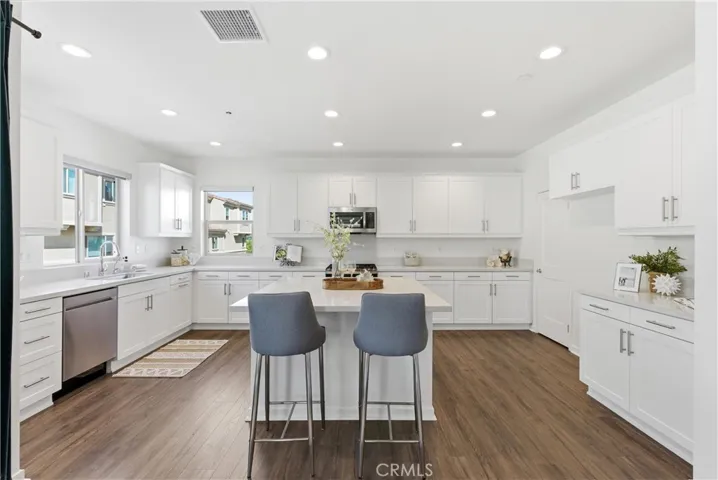 600 Shadowbrook, Lake Forest, California 92610