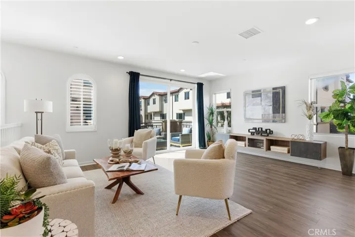 600 Shadowbrook, Lake Forest, California 92610