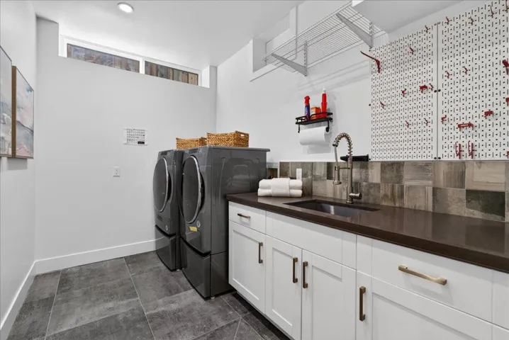 10200 Empire Avenue, Cupertino, California 95014