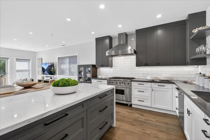 10200 Empire Avenue, Cupertino, California 95014
