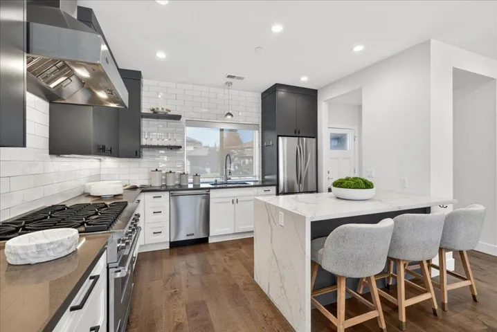 10200 Empire Avenue, Cupertino, California 95014