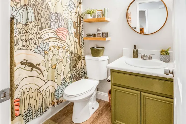 023_Guest Bathroom