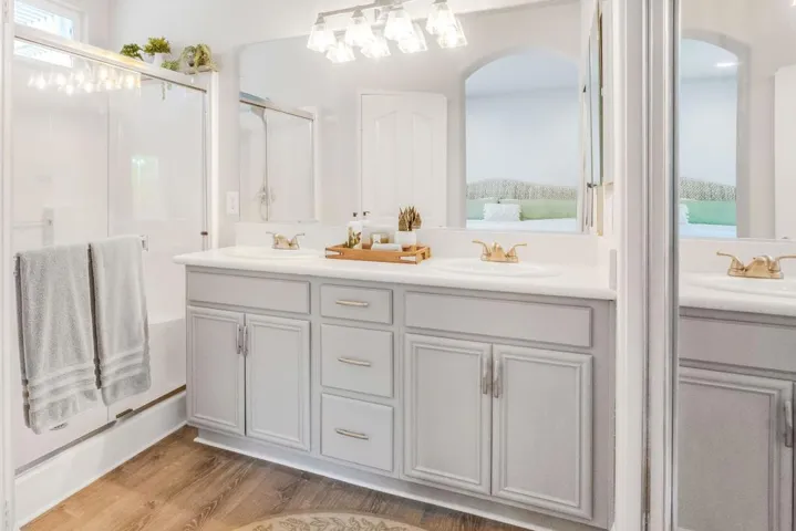 018_Master Bathroom
