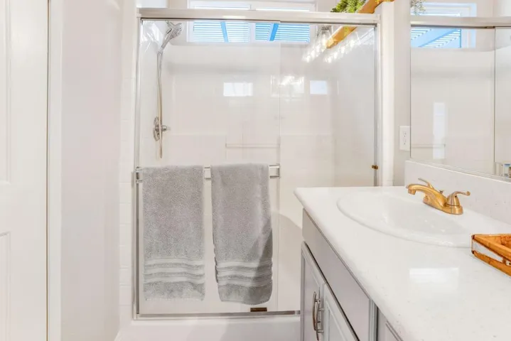 019_Master Bathroom