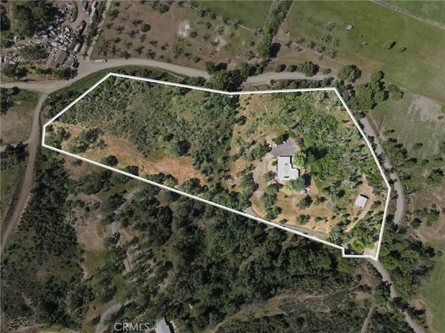 Property lines are approximate.