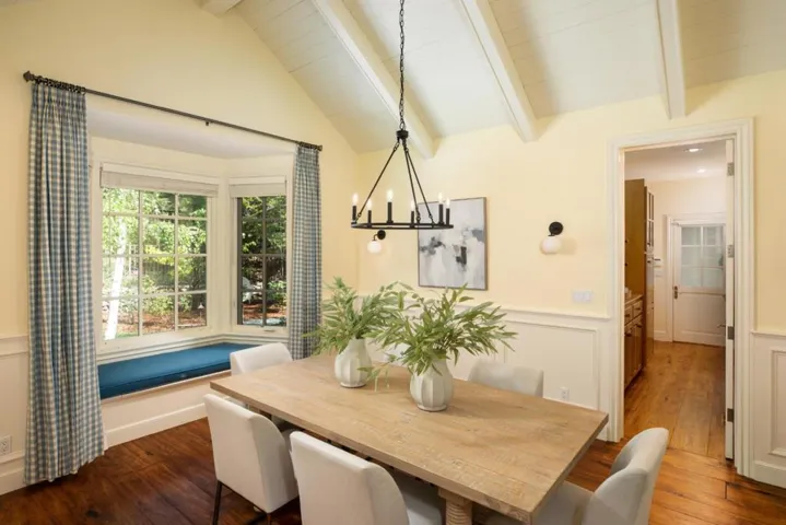 25550 Moody Road, Los Altos Hills, California 94022