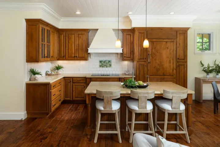 25550 Moody Road, Los Altos Hills, California 94022