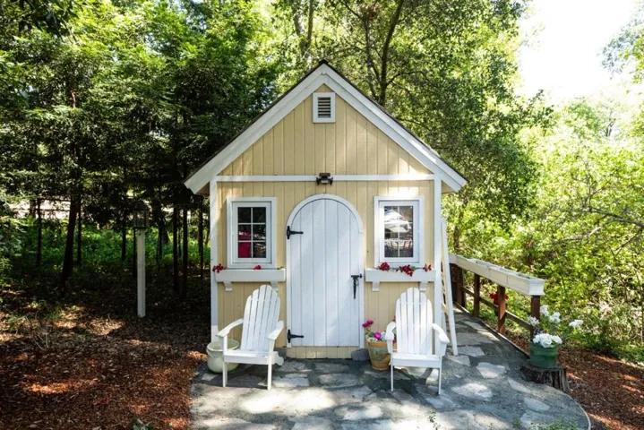 25550 Moody Road, Los Altos Hills, California 94022