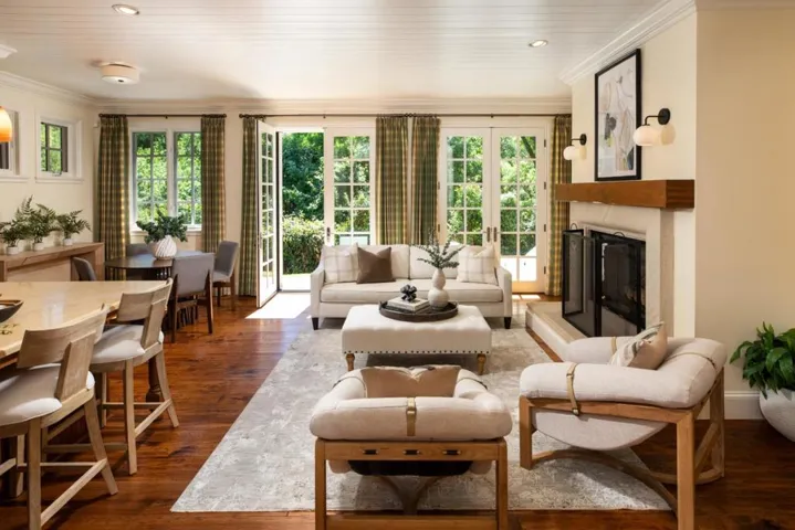 25550 Moody Road, Los Altos Hills, California 94022