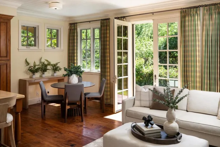 25550 Moody Road, Los Altos Hills, California 94022
