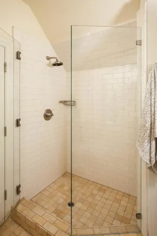25550 Moody Road, Los Altos Hills, California 94022