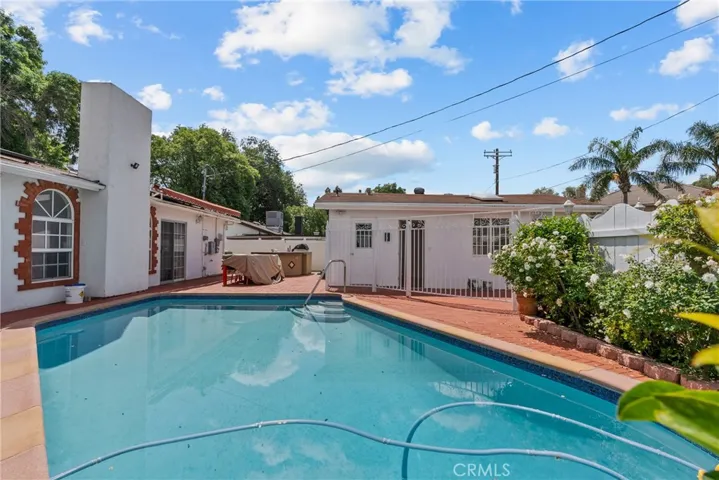11337 Hayvenhurst, Granada Hills, California 91344
