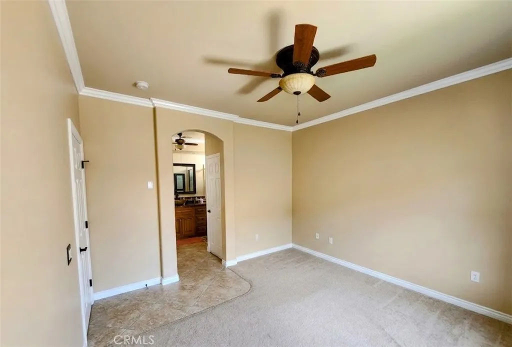 AI Item Remove. 
Primary Bedroom