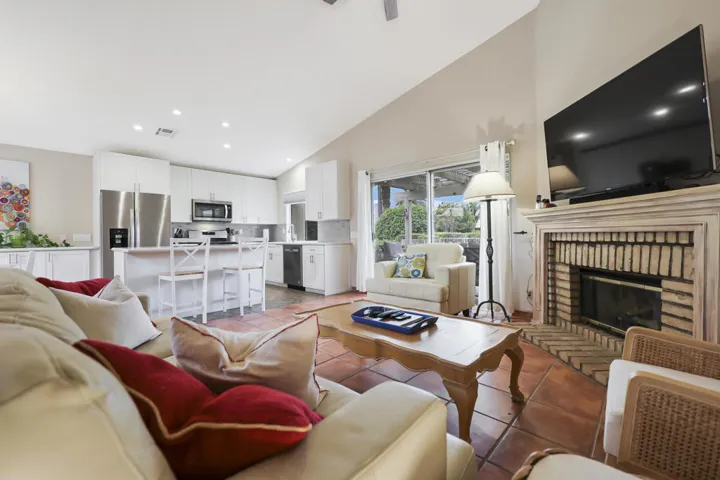 AvenidaDeLasMontanas36055#12 - Copy