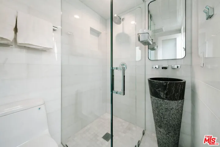 936 Palisades Beach Road, Santa Monica, California 90403