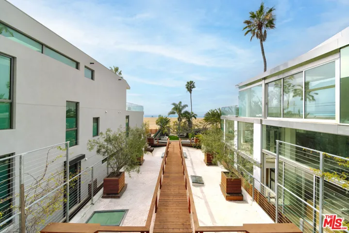 936 Palisades Beach Road, Santa Monica, California 90403