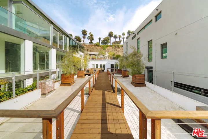 936 Palisades Beach Road, Santa Monica, California 90403