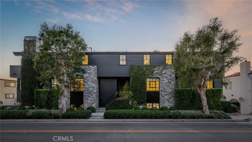 2903 Manhattan Avenue A, Manhattan Beach, California 90266