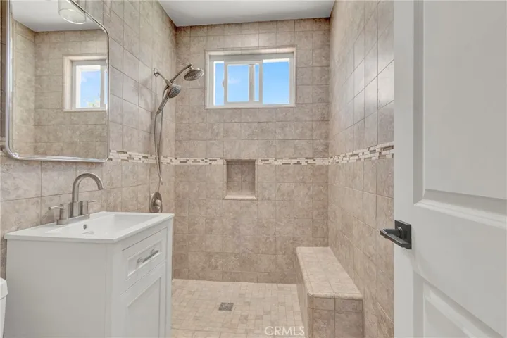 Front Unit Bath 1