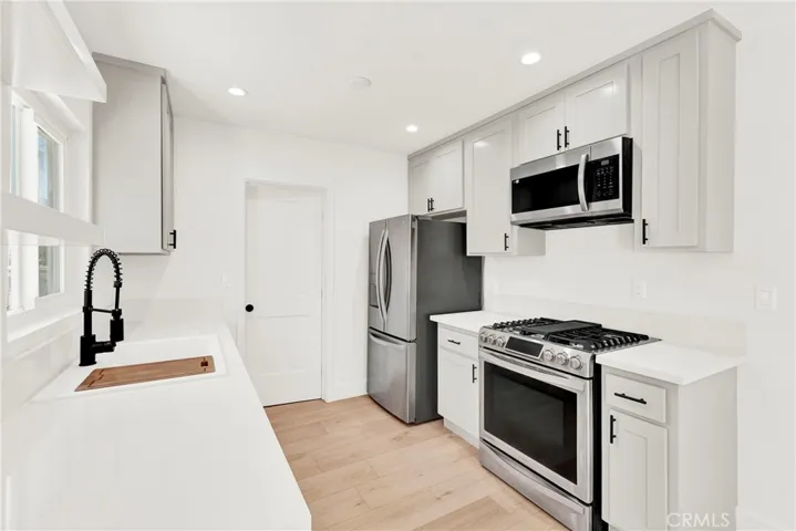 Rear Unit- Kitchen