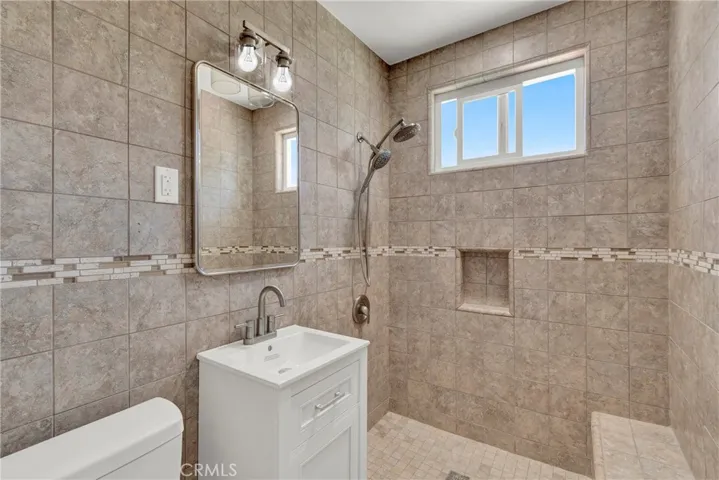 Front Unit Bath 1