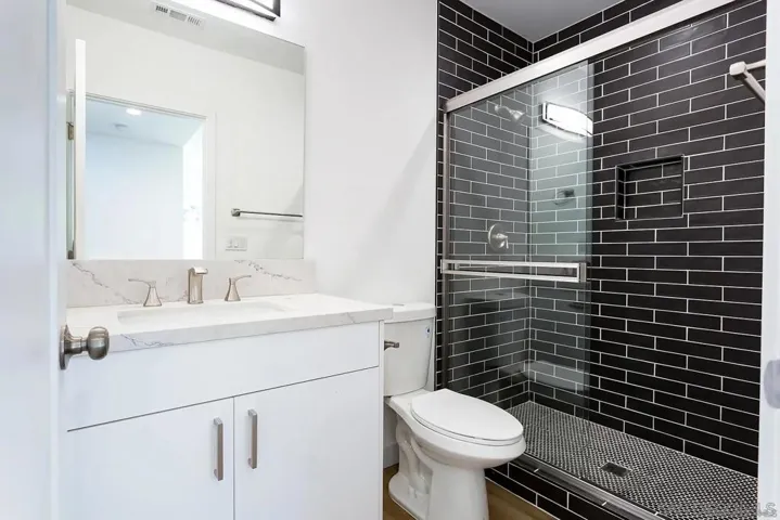 Downstairs full bathroom