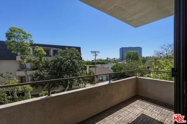 1167 Roxbury Drive 203, Los Angeles, California 90035