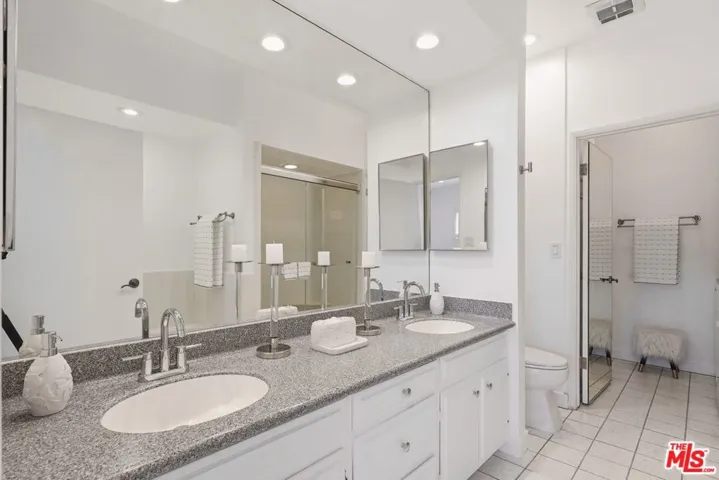 1167 Roxbury Drive 203, Los Angeles, California 90035