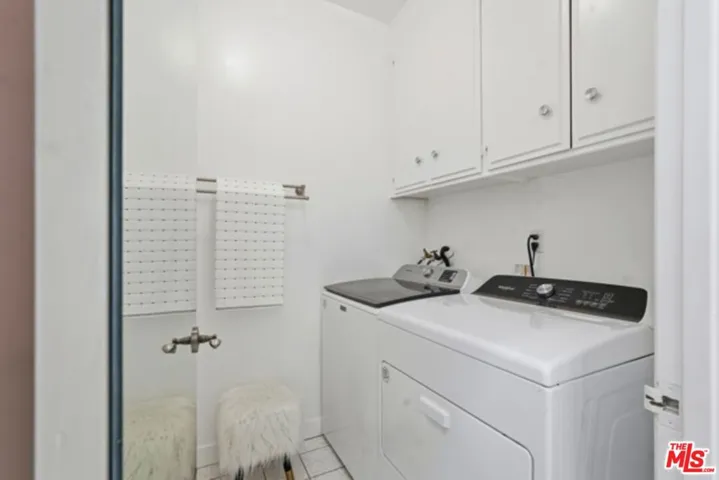1167 Roxbury Drive 203, Los Angeles, California 90035